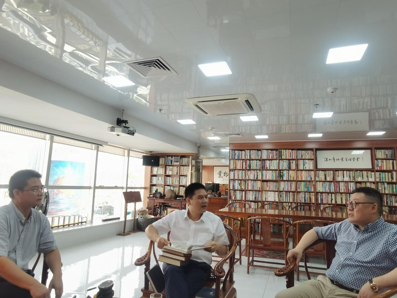 我院（联）党组成员、副院长范伟军同志带队调研物业管理学会
