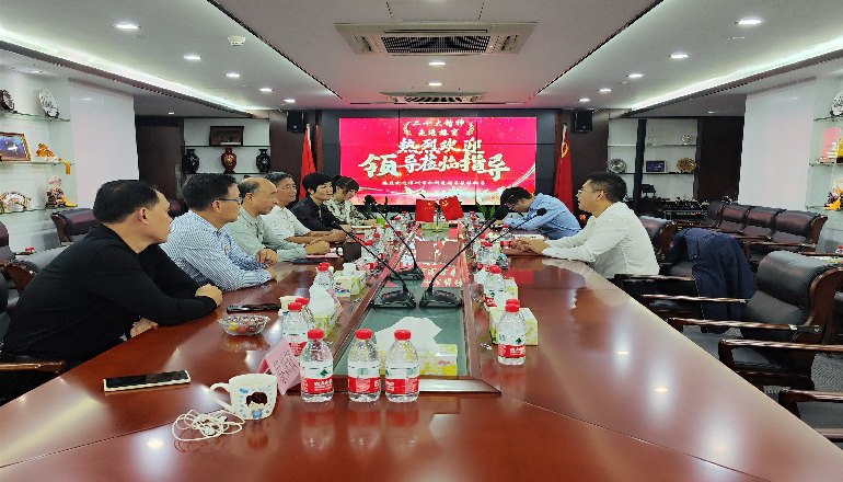 市两新组织党工委委员、市社科联分管领导带队调研福州商会