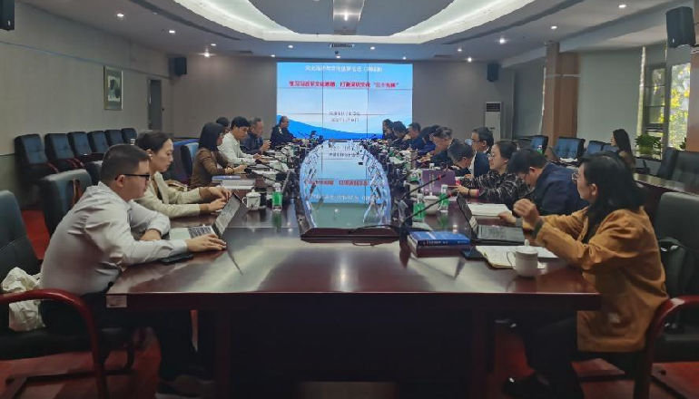 市社科院（联）党组成员、副院长杨建主持举办文化流动与文化创新论坛
