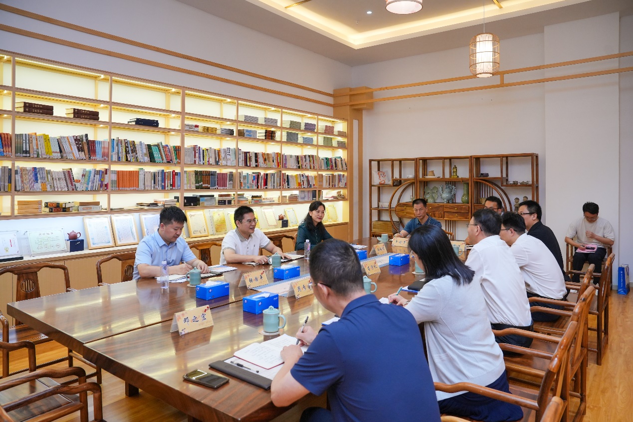 深圳市社科院（市社科联）党组成员、副院长、副主席范伟军率队开展深圳市人文社会科学重点研究基地调研